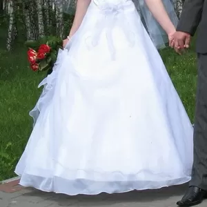 Продам свадебное платье р-р 44-46.