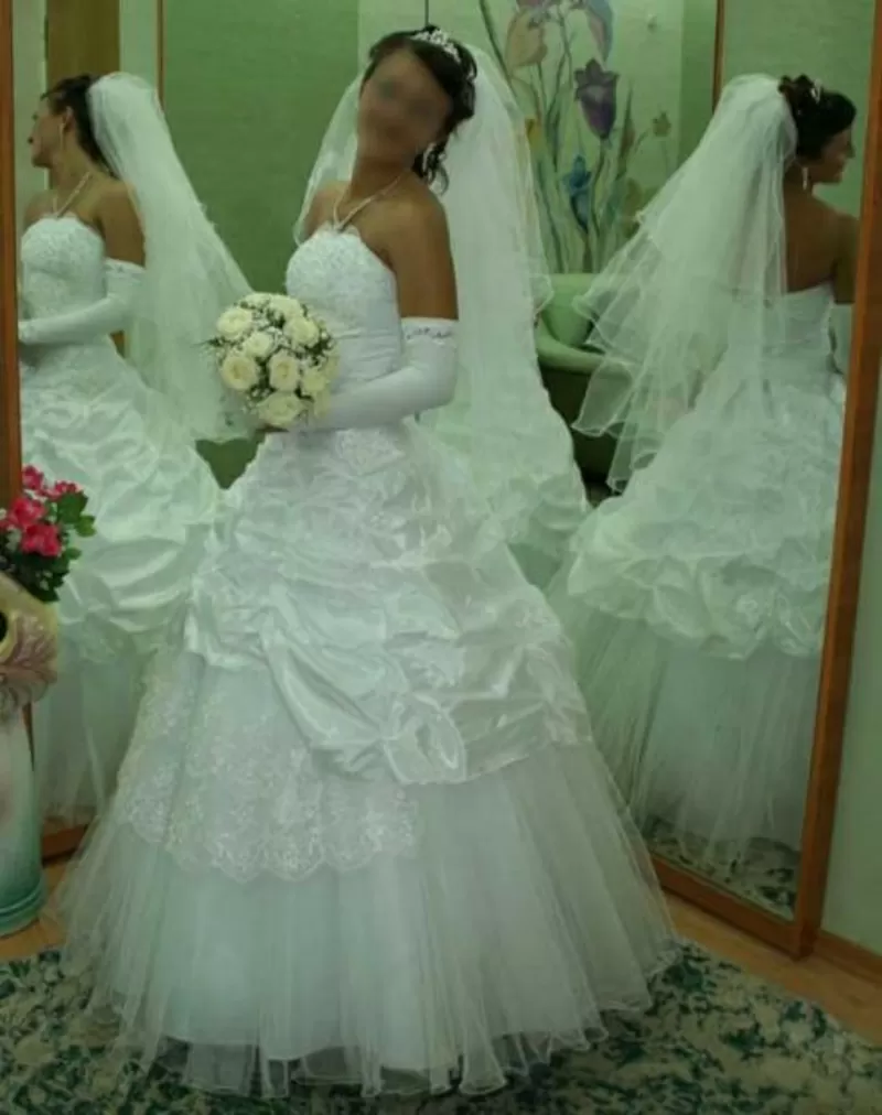 Продам свадебное белоснежное  платье